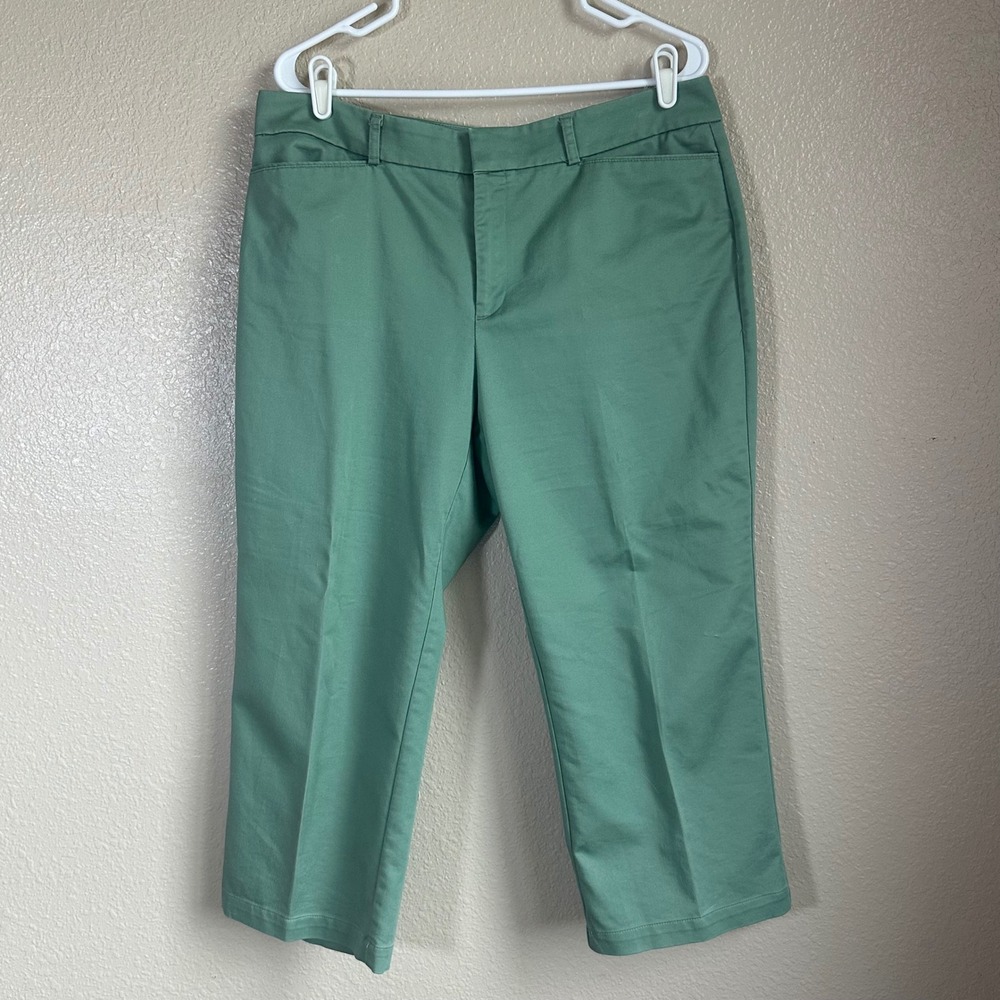 Dockers Women Sage Green Individual Fit Capri Pants Size 14 Cotton Blend Stretch